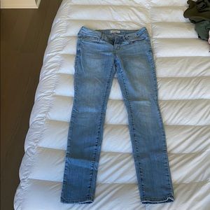 Bullhead Black- Light Wash Skinny Jeans